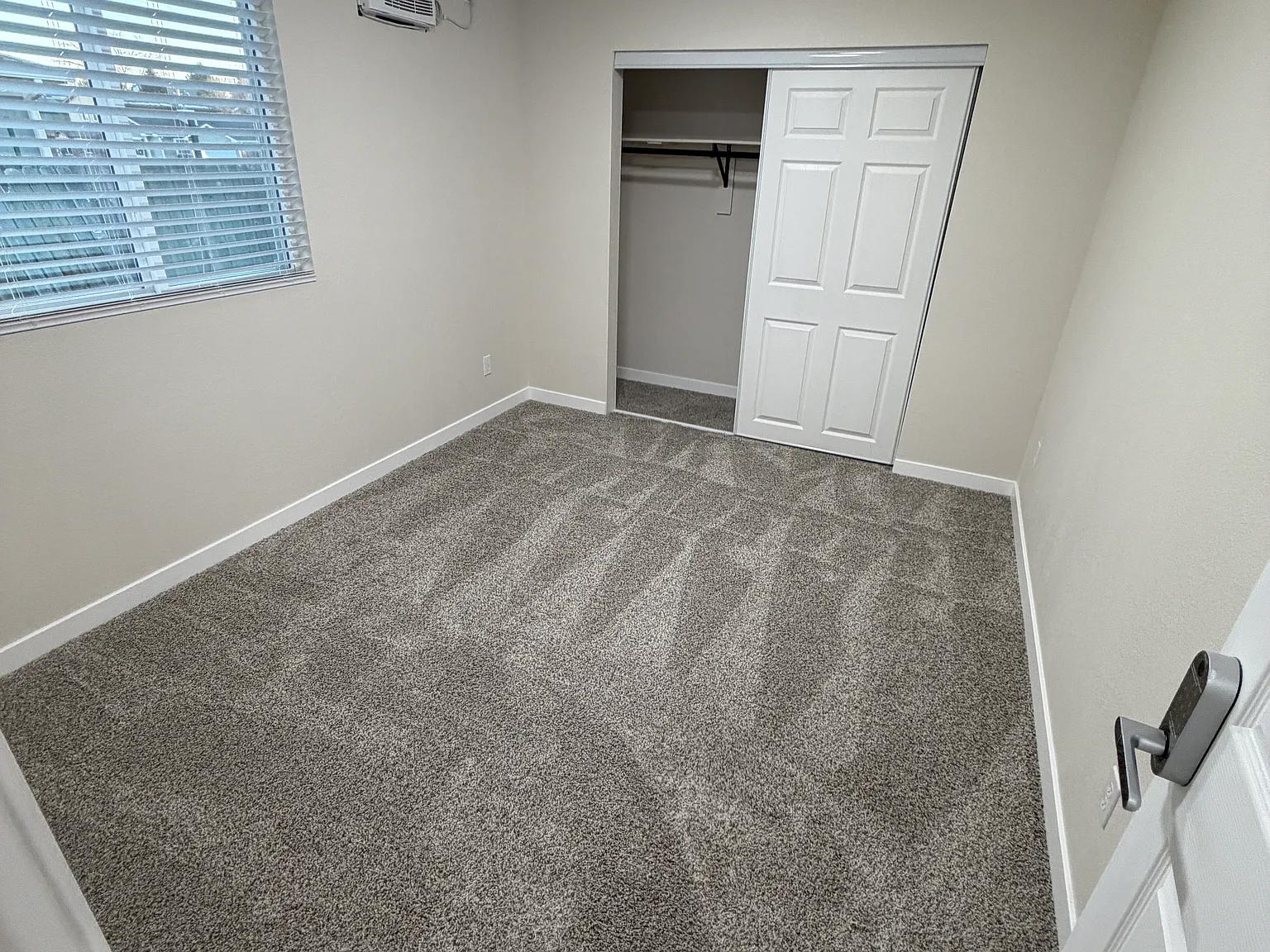 2215 Allyn Way — Photo 2