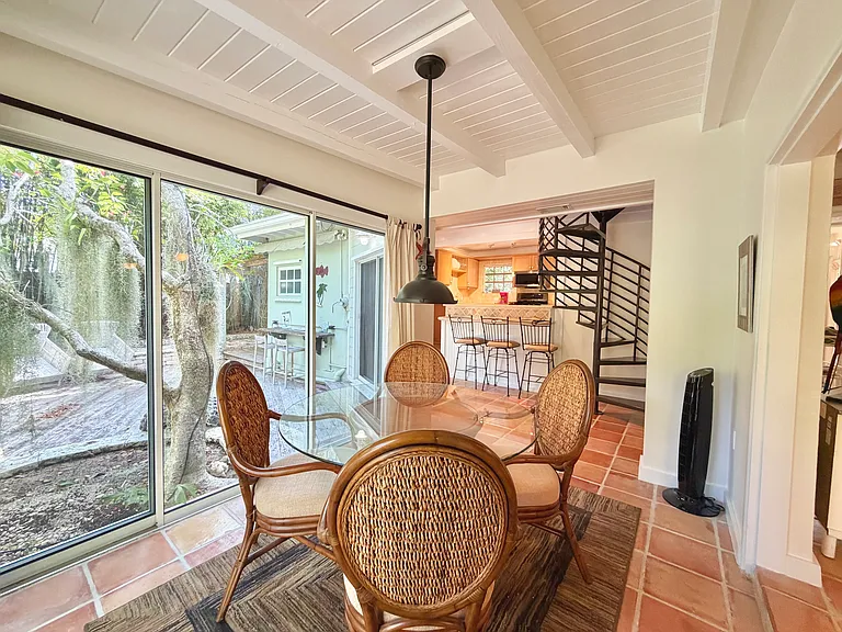 111 N Bay Harbor Dr — Photo 22