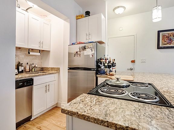 4th image of 72 University Pl APT 4E