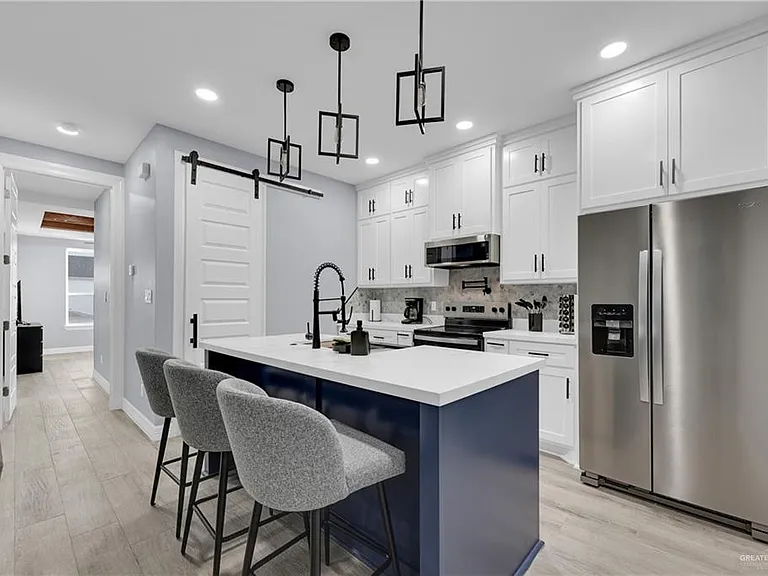 600 W Seminole Ave — Photo 3