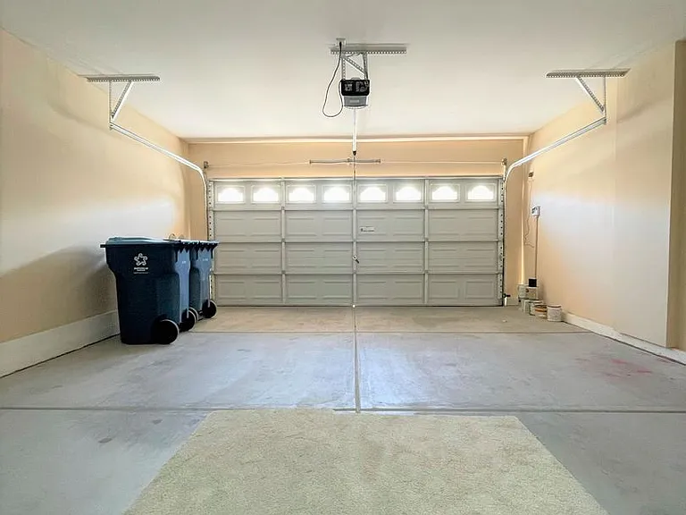 10595 Salmon Leap St — Photo 4