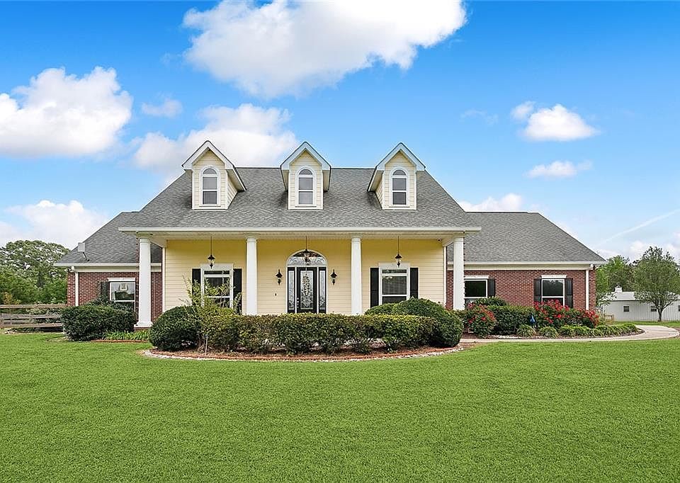 1st image of 39174 Forest Hills Dr