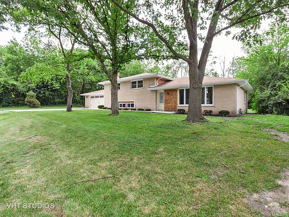 2nd image of 8854 W 99th Pl