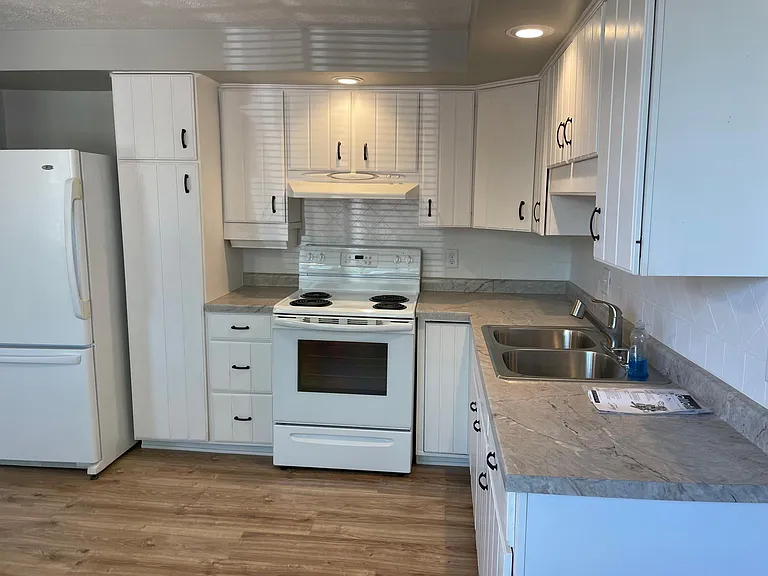 218 S Perry St — Photo 20