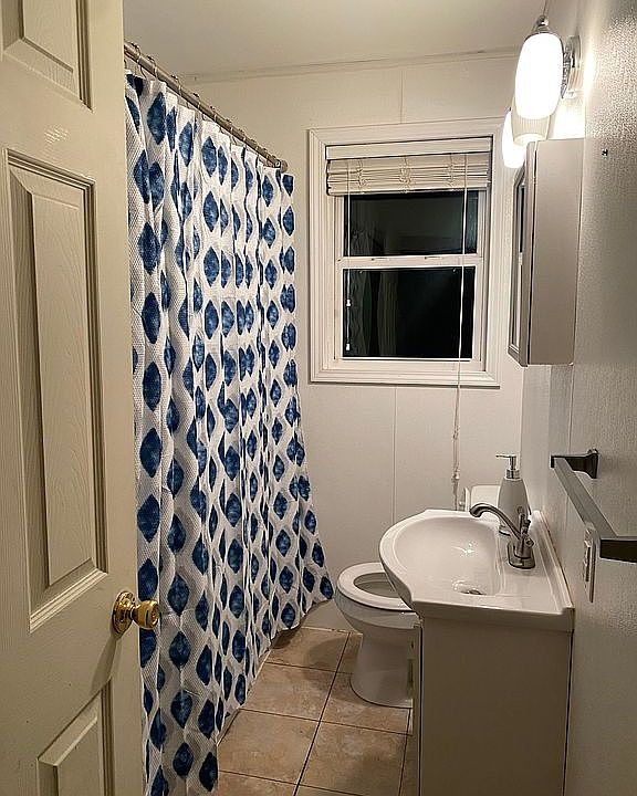 2nd image of 5050 Fleetwood Cir