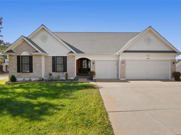 100 Driftwood Cir, Imperial, MO 63052