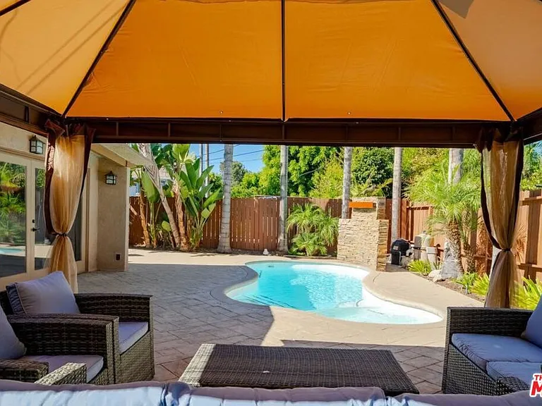 11331 Isleta St — Photo 18