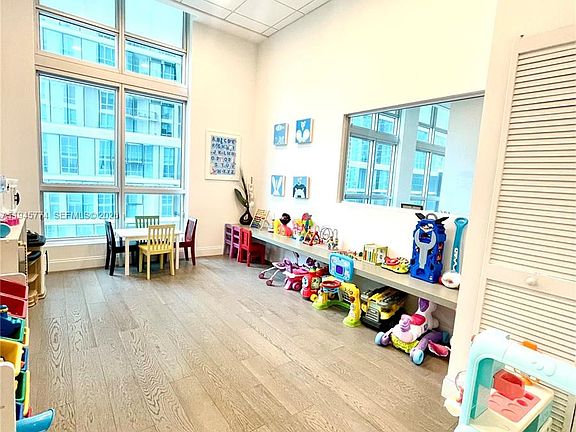 4th image of 300 S Biscayne Blvd #T-1803