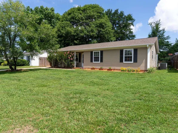 204 Rainbow Dr, Greenville, SC 29617