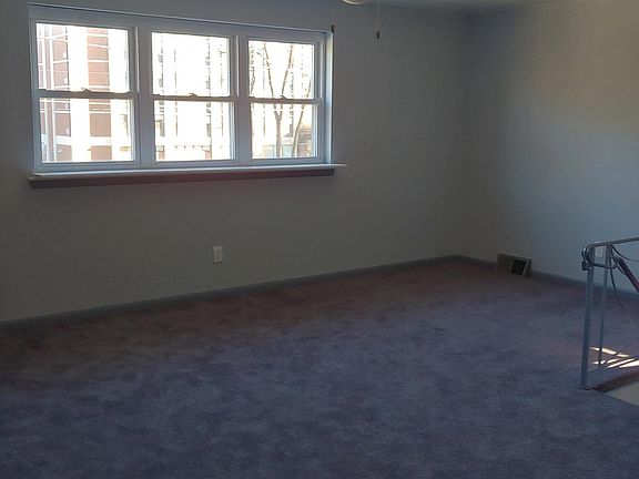 3rd image of 2132 Strahle St Floor 2