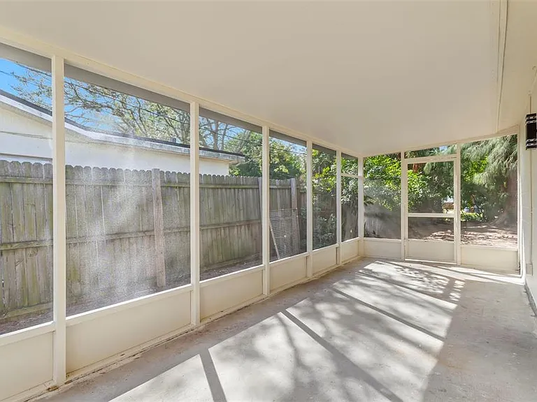 1524 Arizona Ave NE — Photo 13