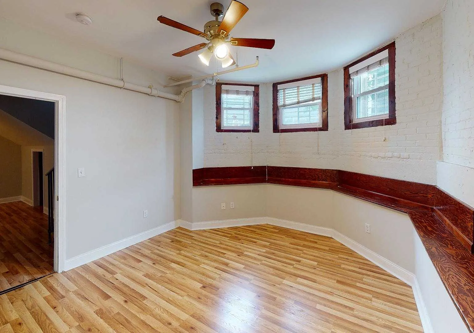 4 bed, $4,400 — Photo 1