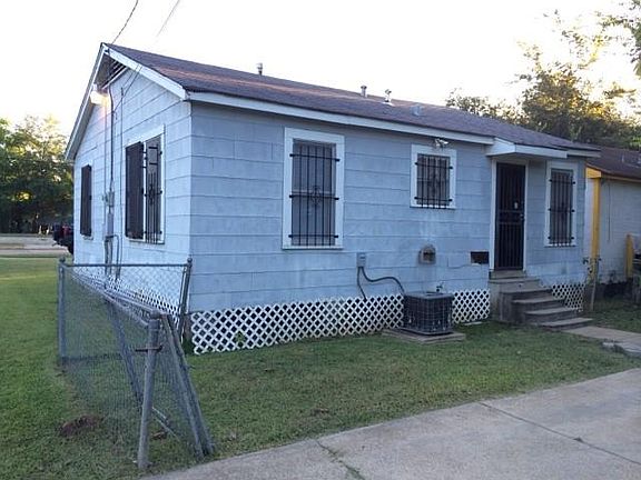 2nd image of 502 W 84th St