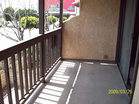 2nd image of 1203 Glenview Ln