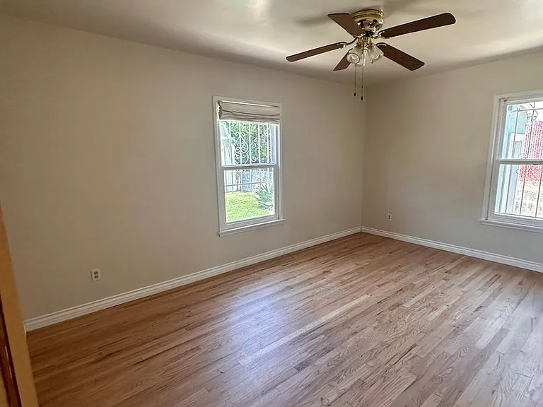 2152 Rexford Dr — Photo 15
