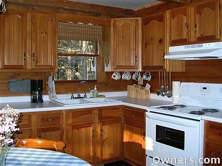 Kitchen newly remodeled