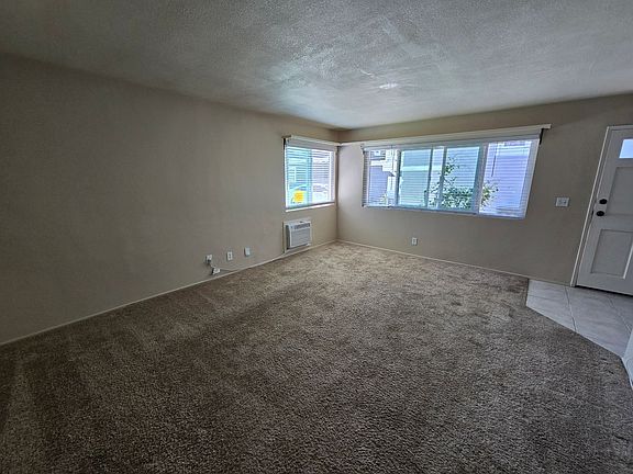 5th image of 545-547 E Almond Ave