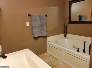 15731 Fox Cir, Apple Valley, MN 55124