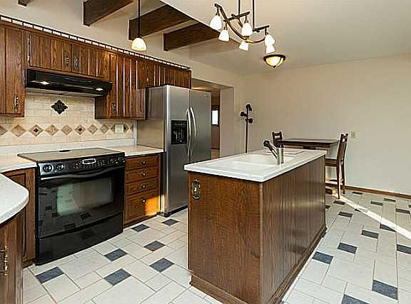 3rd image of 15869 Johnson St