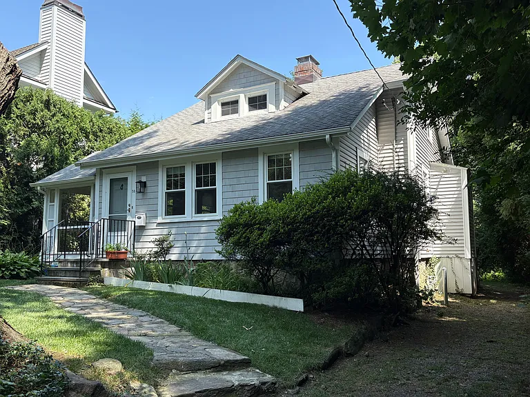 58 Benjamin St — Photo 2
