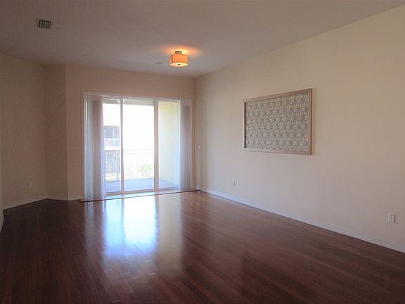5th image of 1505 Makarios Dr