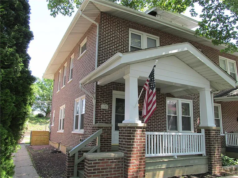 1136 N New St — Photo 2