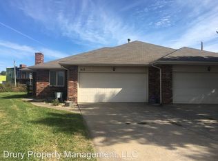 613 E Redwood St, Springfield, MO 65807