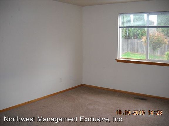 3rd image of 4608 NE 132nd Pl