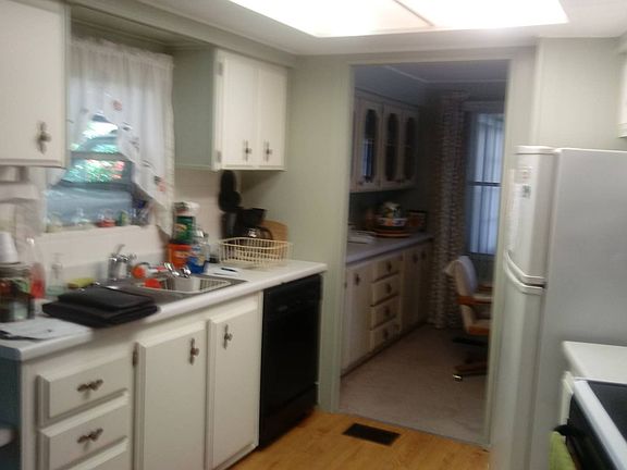 4th image of 1140 Laurel Oak Dr