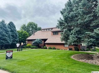 12357 Seward St, Omaha, NE 68154