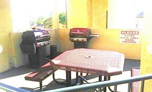 4th image of 1735 Peyton Ave #2319