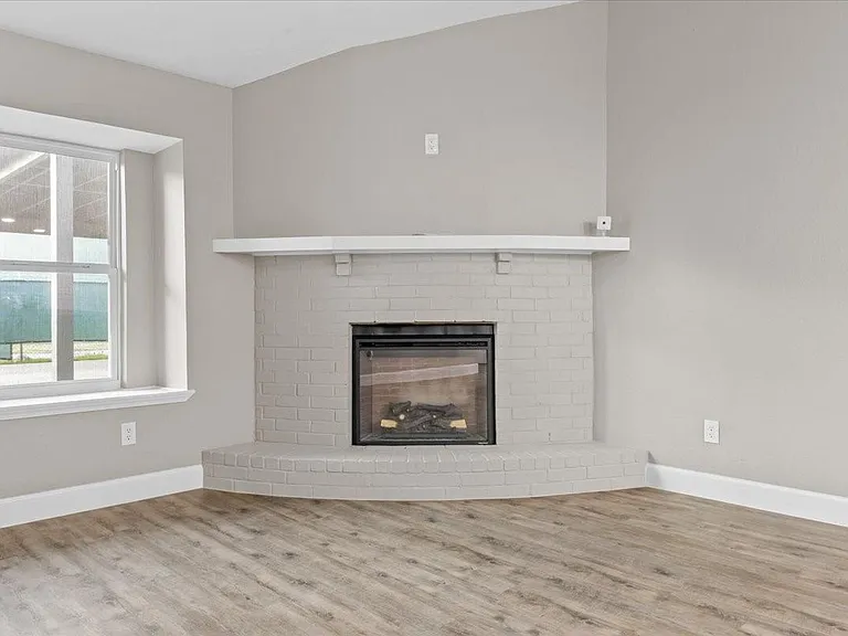 9426 Willow Wood Ln — Photo 14