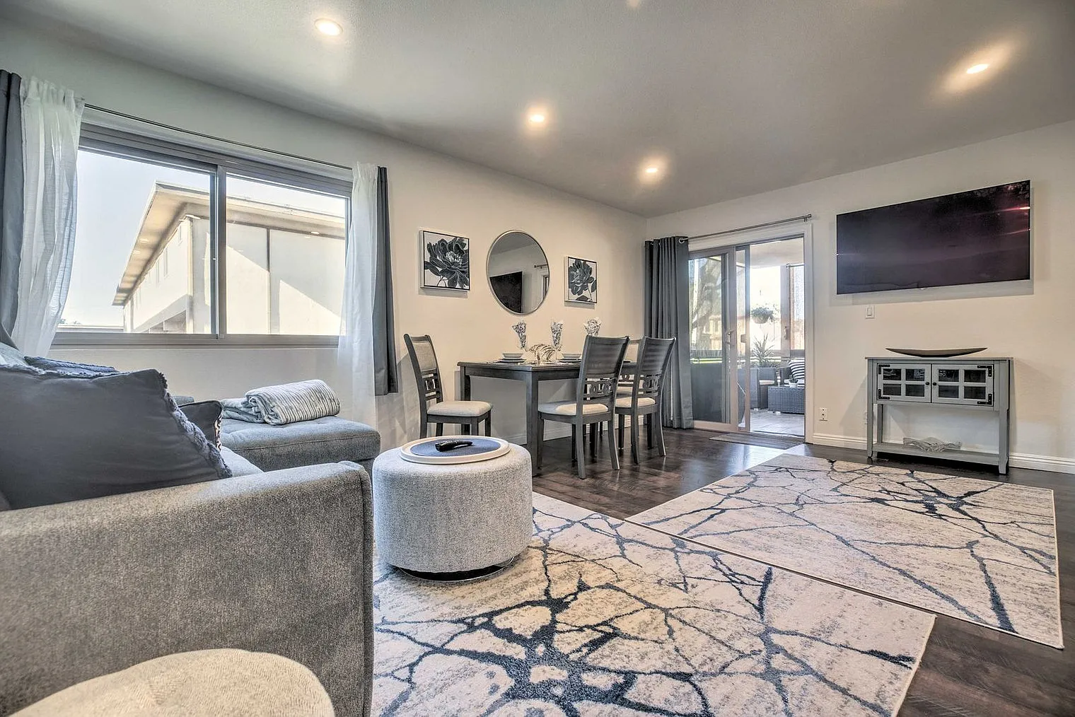 1 bed, 1.0 bath, 731 sqft, $3,290 — Photo 2