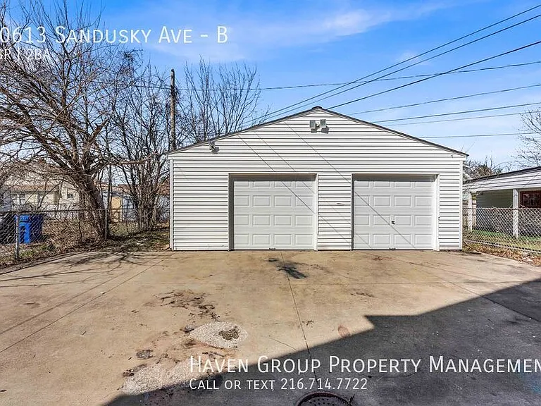 10613 Sandusky Ave #B — Photo 29