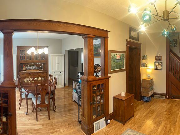 3rd image of 185 Richmond St