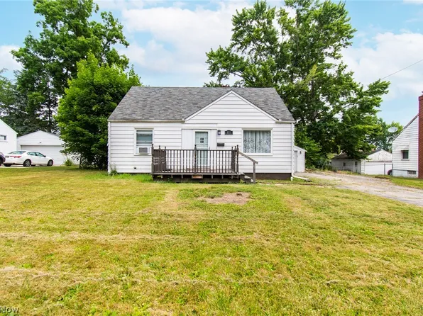 151 Omar St, Struthers, OH 44471
