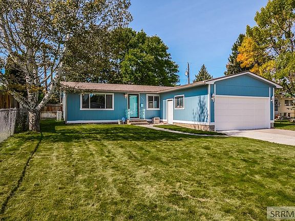 4th image of 1560 Merrett Dr