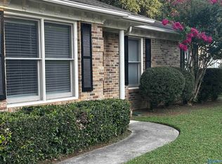 7520 Clubfield Dr SW, Huntsville, AL 35802