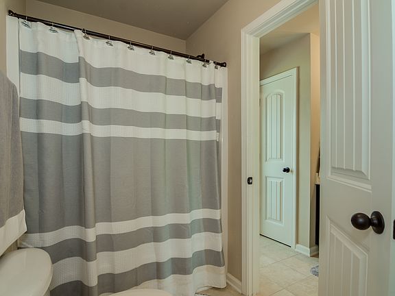 5th image of 122 Marmiton Ct