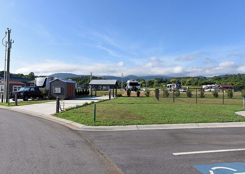 1st image of 477 Mountain Creek Rd