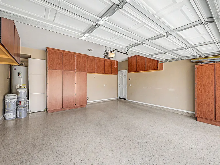2048 W Monte Cristo Ave — Photo 36