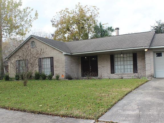 4th image of 1301 Oak Hollow Dr