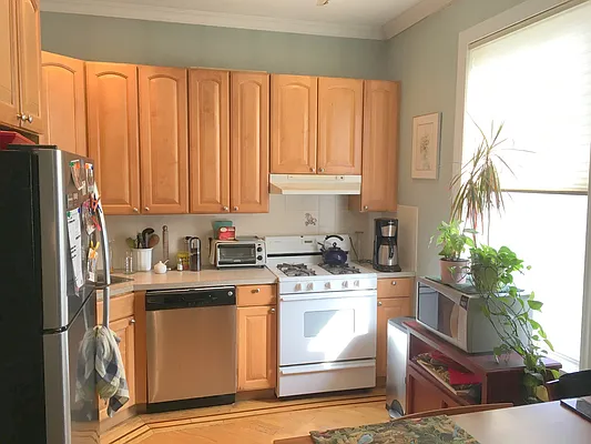 Rented by Vespa Properties Group | media 28