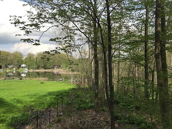 3rd image of 4810 Beech Dr