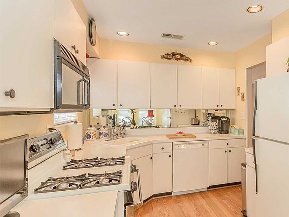 2nd image of 26 Timber Ridge Dr #14
