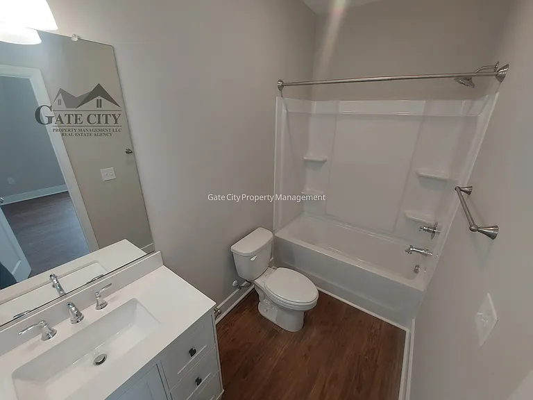 138 Dover Dr #B — Photo 16