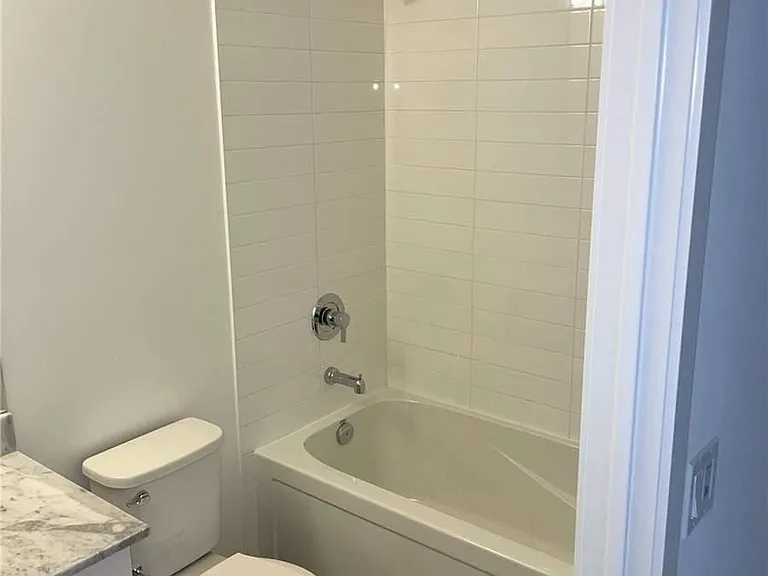 49 E Liberty St #601 — Photo 7