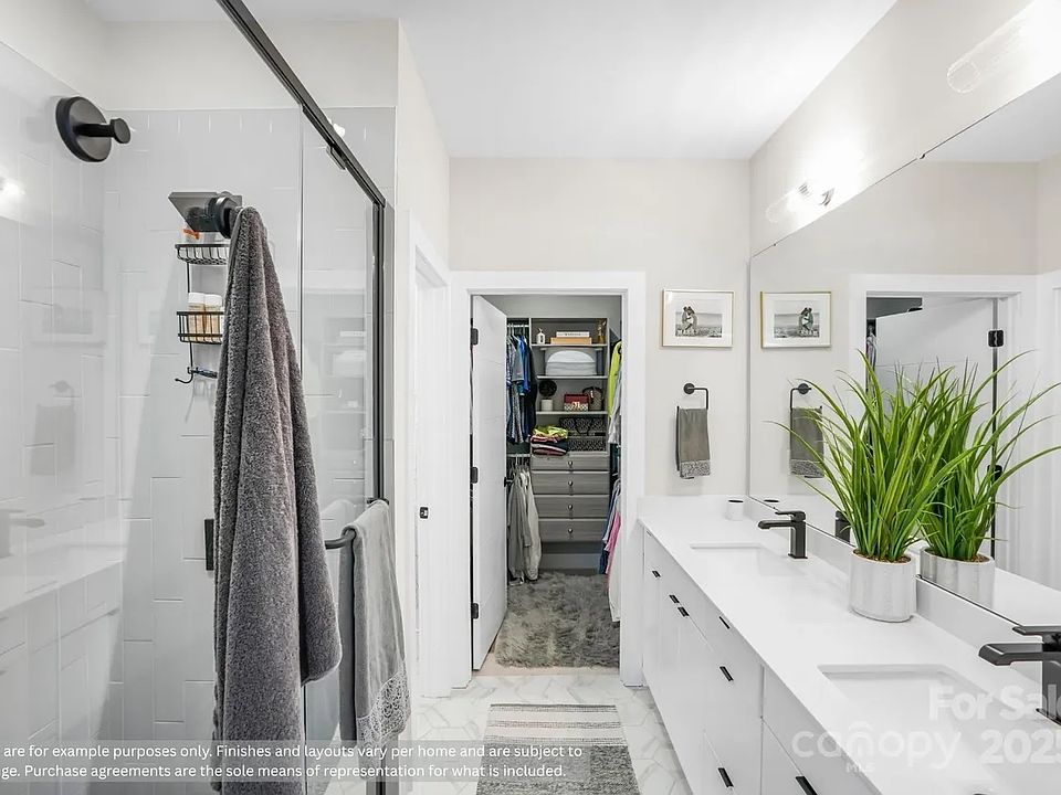 Huge primary bath with walk in closet