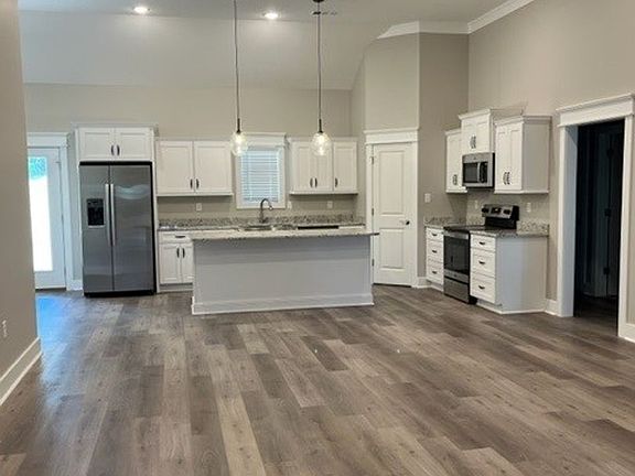3rd image of 4818 Edgemont Dr