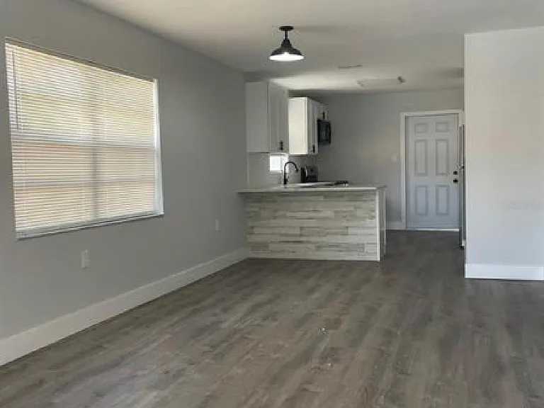 854 Shirley Ann Trl — Photo 2